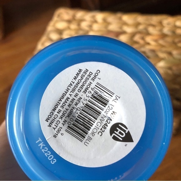 Shark double insulated kids tumbler - Picture 3 of 3